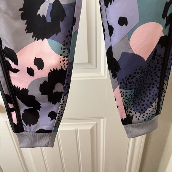 Adidas All Over Print Tricot Gray Purple Pink Joggers Pull On Pants Girls Size 6 - Picture 4 of 9